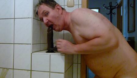 Andreas Blowing a Dildo