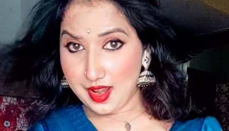 ????????BEST SEXY FIGURE BHABHI SHOWING DEEP NAVEL AND BIG BOOBS
