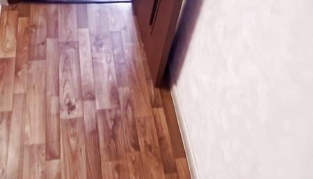 Pizza delivery girl sucked my dick juicy for her gaffe and I cum on her tits