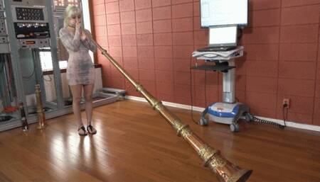 Sushii Tries Out the Tibetan Horns (MP4 - 720p)