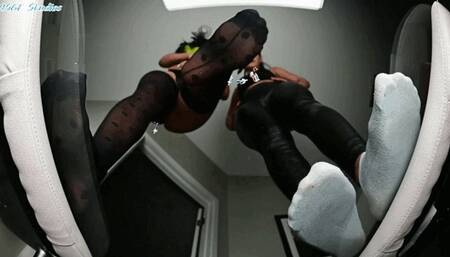 EIG and new friend sock and pantyhose SQUASH!! - MOV