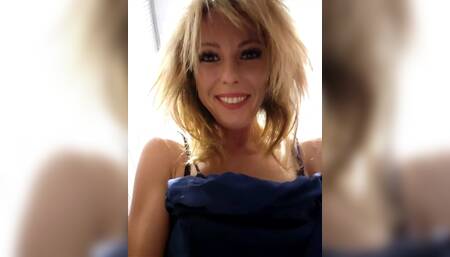 Anati In Public Toilet Squirting