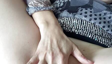 Watch, how woman's orgasm begins, hot masturbating MILF is having pulsating pussy orgasm