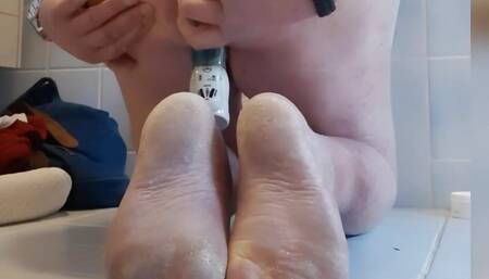 Let my dildo tickle nicely