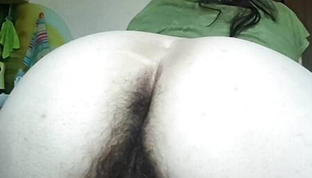 Webcam live show - hairy bushy pussy