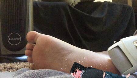 Teenie in Heaven getting Covered in Giantess Foot Dust 1080