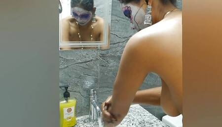 Sapna takes an hot shower with jiju in absence of her stepsister