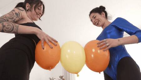 Mayla and Valerie have a fun with these baloons ( FETISH )