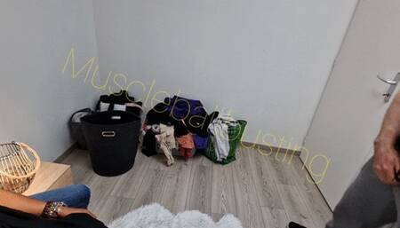 Ebody girl first ballbusting