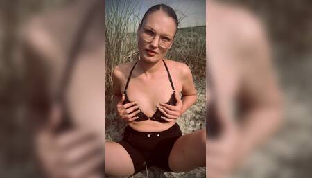 Blowjob on the Beach????☀️