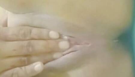 TikToker Queen fingering, TikToker dasi Pakistani, Indian Queen apnii sexy pussy ma fingers dalti ha full awaz k Sath