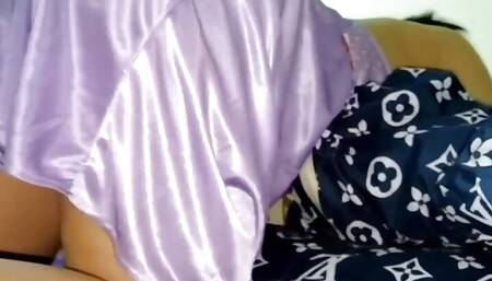 Asia Girl Blowing Penis Boyfriend On The Bed