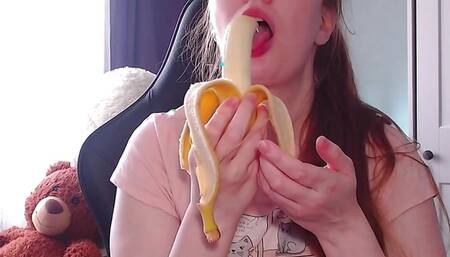 It's time for a sweet snack! This banana looks soooo much like your dick! Look how greedily I suck it!