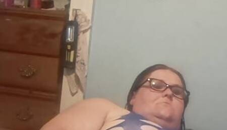 Wife fucks herself again!