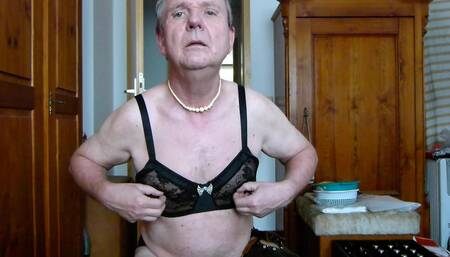 Jerk off attempt in bra and suspenders