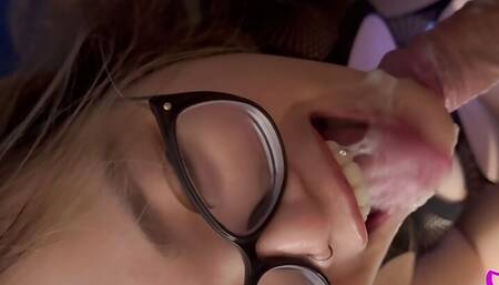 ASIAN GF GET FUCK ON COUCH AND SWALLOW CUM