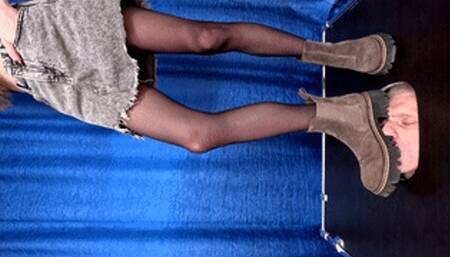 Cruel goddess in chelsea boots crushes my floor-face (part 1 of 6), flo636x 2160p