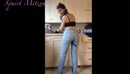 Bella Pisses Jeans While Washing Dishes