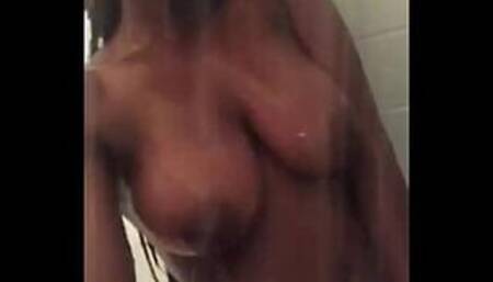 Cabinda/Angola Hoe Ashley Dungi Shows Pussy On Periscope