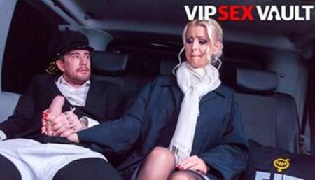 BIG CHRISTMAS PACKAGE! Lynna Nilsson Swedish Babe Hot Car Sex