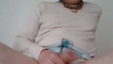 Horny Girl Clit Play