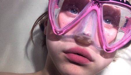 Fin Bathtub Snorkeling HD