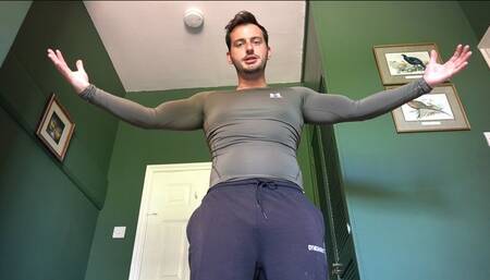 APOLLO: Tiny Man Torment - Macrophilia