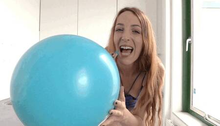 Liz Kitchen Nail Pop