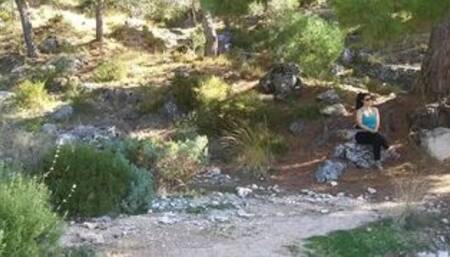 (Montaña pública) ¡Extraño chúpame la polla en el bosque!