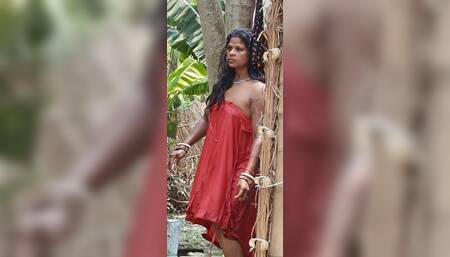 Desi sexy bhabhi bathing nude and enjoy summer season