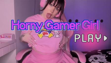Horny Gamer Girl Fuck & Squirt