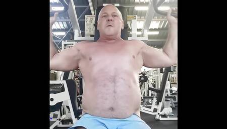 Fitness musclebear daddy bodybuilder Studio biceps strongman powerlifter