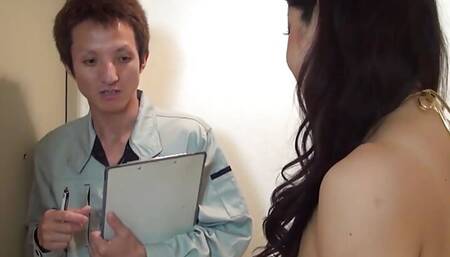 Japanese hotwife in string bikini seduces carpenter