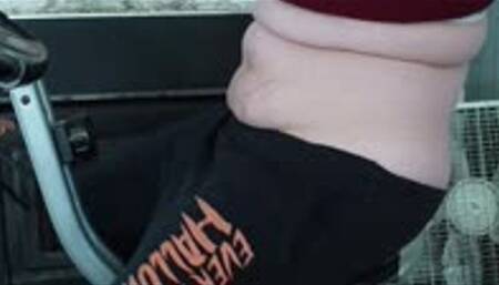 Chubby Stomach close up working out MP4 480 SIlent