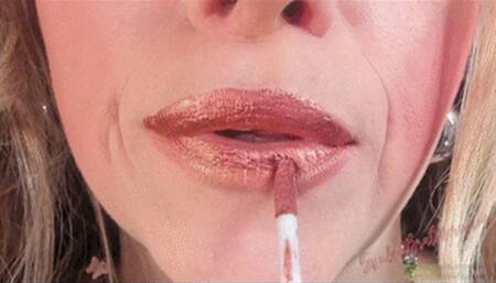 Metallic Bronze Lipstick Lips Smelling (HD) MP4