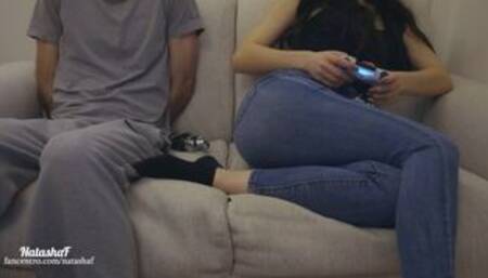 I Fart while playing video games with my BF