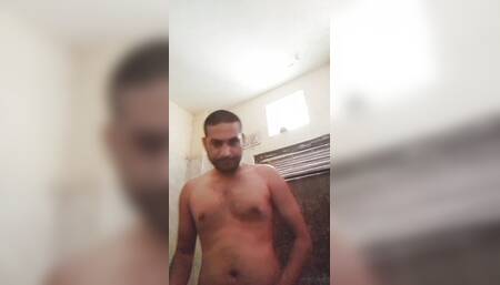 Garmi Kitni H yr.......
