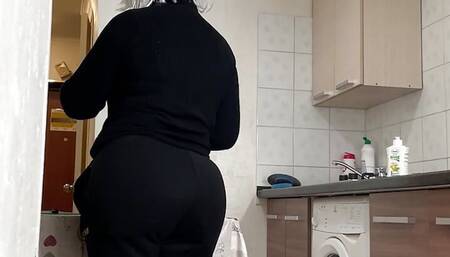 Mature stepmom with a big ass unexpectedly allowed anal sex