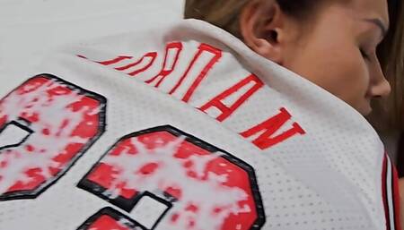 Big Ass Stepmom, Chicago Bulls Fan, Agreed to Anal Riding and Anal Crempie