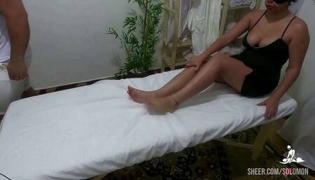 BOLD - Young lady got into a spat with her beau, caught on camera pleasuring the masseur - Tantric Massage - Massage