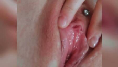 My wet, creamy pussy needs to be licked and desperately needs a thick cock ????