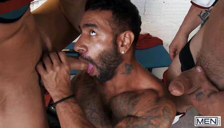 Referee Mateo Zagal Gets Double Penetrated By Hunks Dom King And Malik Delgaty After The Match - MEN