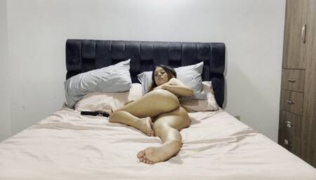 Mike and Laurie Fuck on the bed