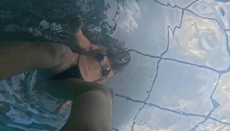 Underwater Ass Smother: 4k hd