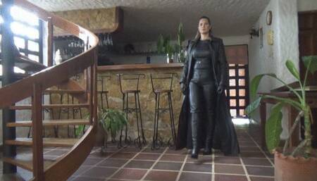 Re uploaded tf cruel bullwhiping in full leather