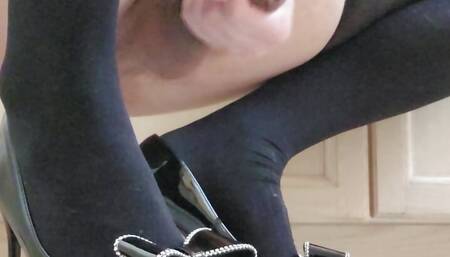 Cumming on my Patent Bow Heels - Part 2