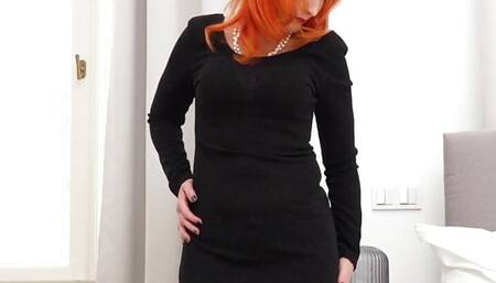 50-year-old redhead Laura Red: dildo expert