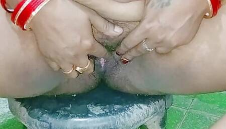 Horny piu aunty bathing secret