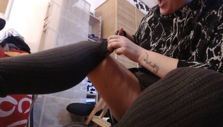 Cut off boots and hot pee 4K