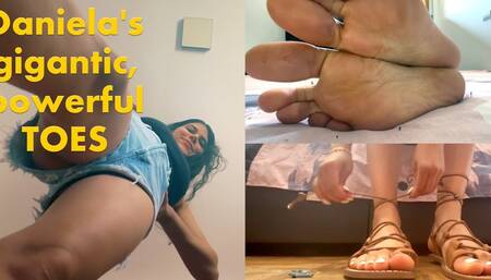 Daniela's powerful, gigantic toes 720